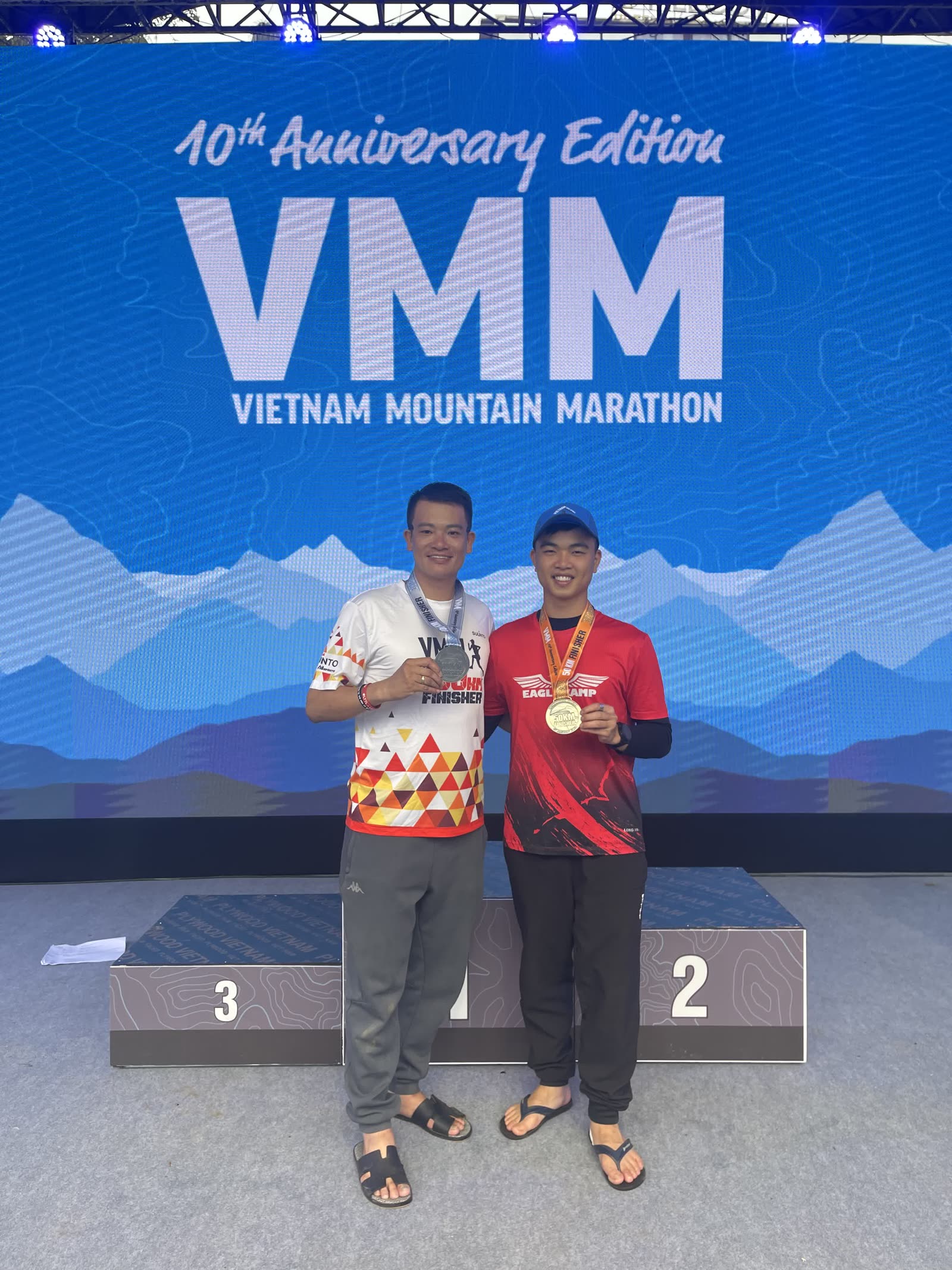 Bìa bài: Đôi Giày Của Một Chiến Binh VMM